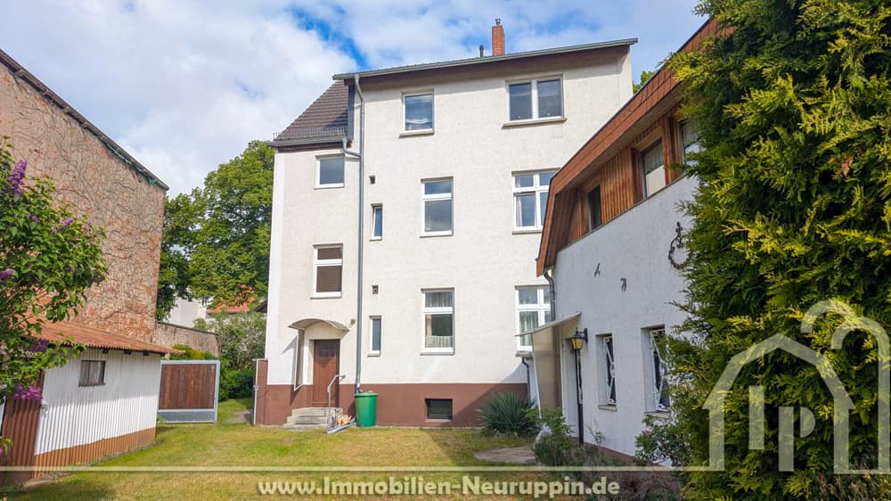 Hausrückseite