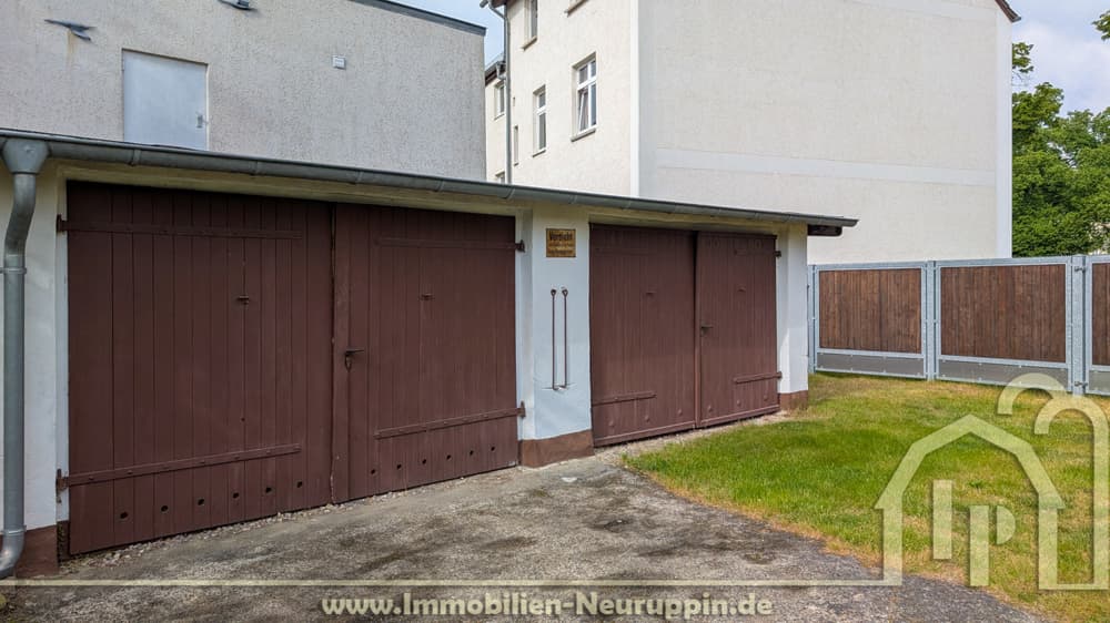 Garagen mit separater Zufahrt